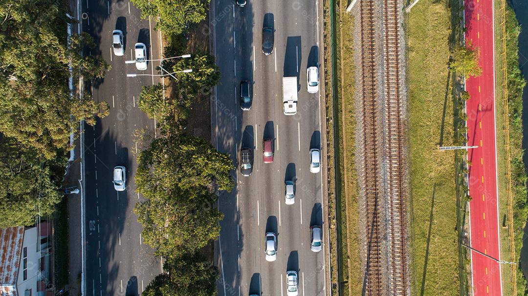 Vista aérea da área nobre de Pinheiros, São Paulo, Brasil. Com muitas árvores e edifícios modernos  JPG