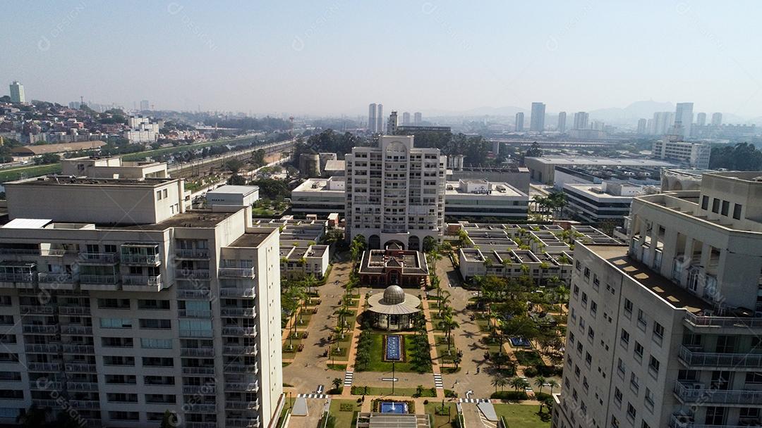 Prédios comerciais em São Paulo, na região de Pinheiros. Vista aérea JPG