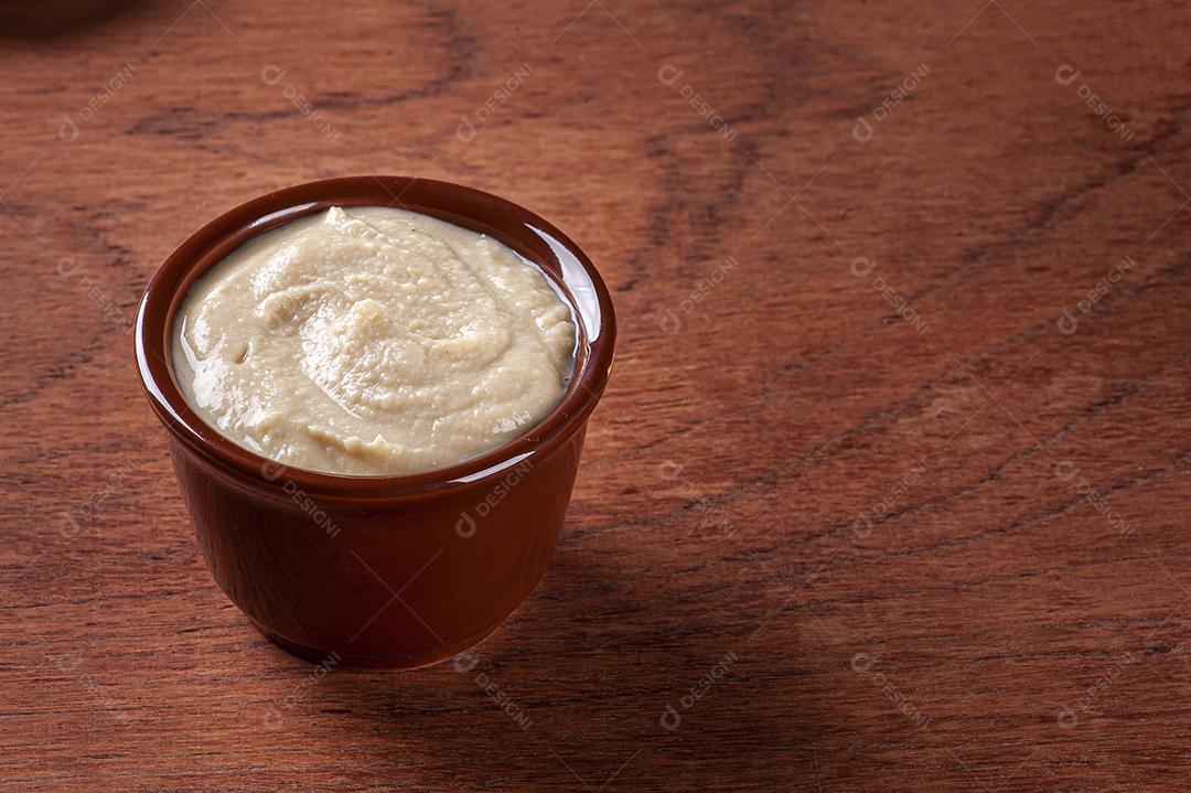 Húmus. Pasta de grão de bico com pasta de gergelim, típica da cozinha árabe JPG