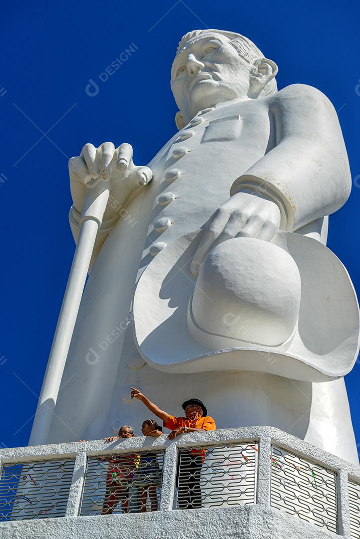 Juazeiro do Norte, Ceará, Brasil  peregrinos visitando a estátua do Padre Cícero