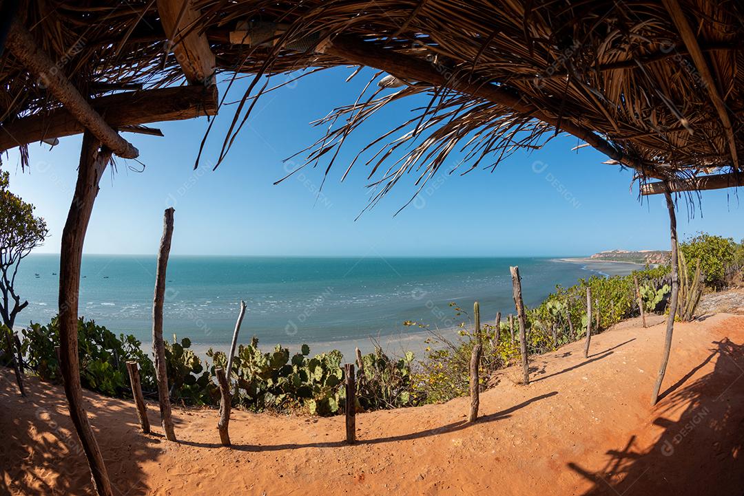 Barraca de palha na Praia de Ponta Grossa, Icapuí, Ceará, Brasil
