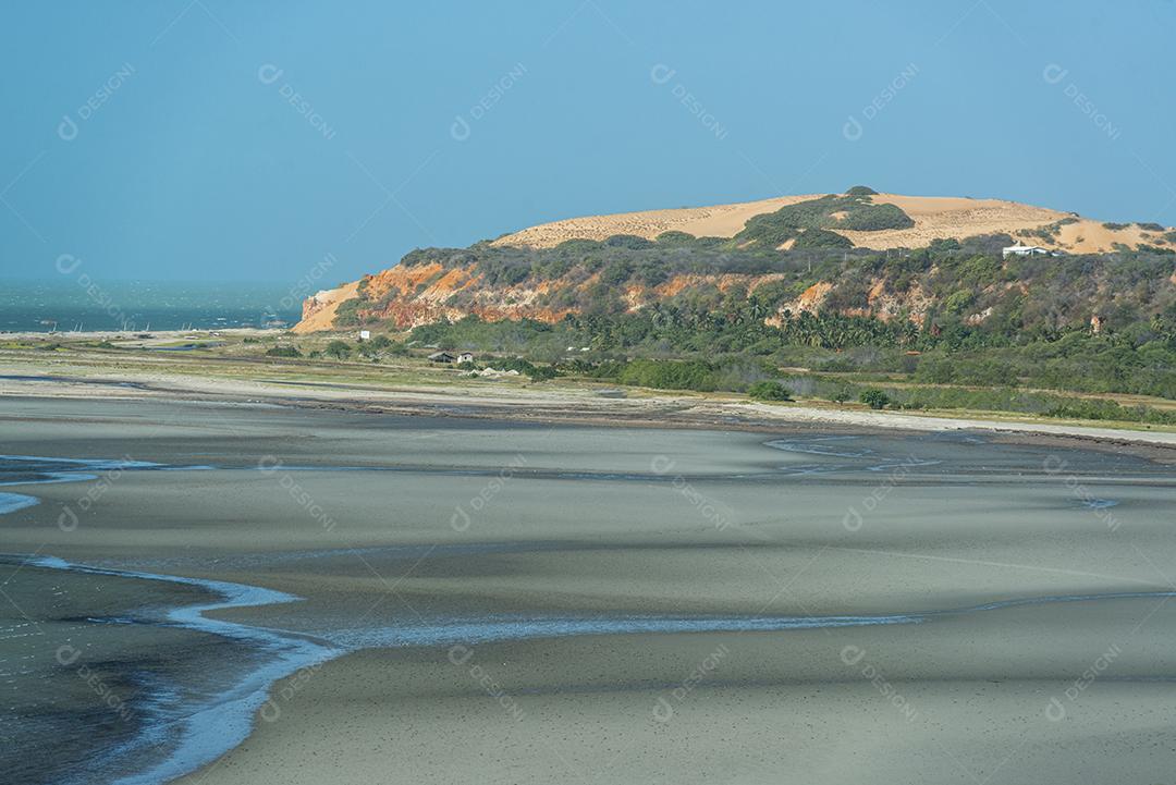Paisagem praia onndas mar ceu azul