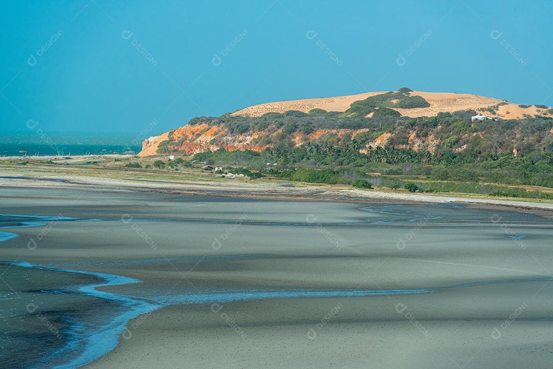 Paisagem praia onndas mar ceu azul