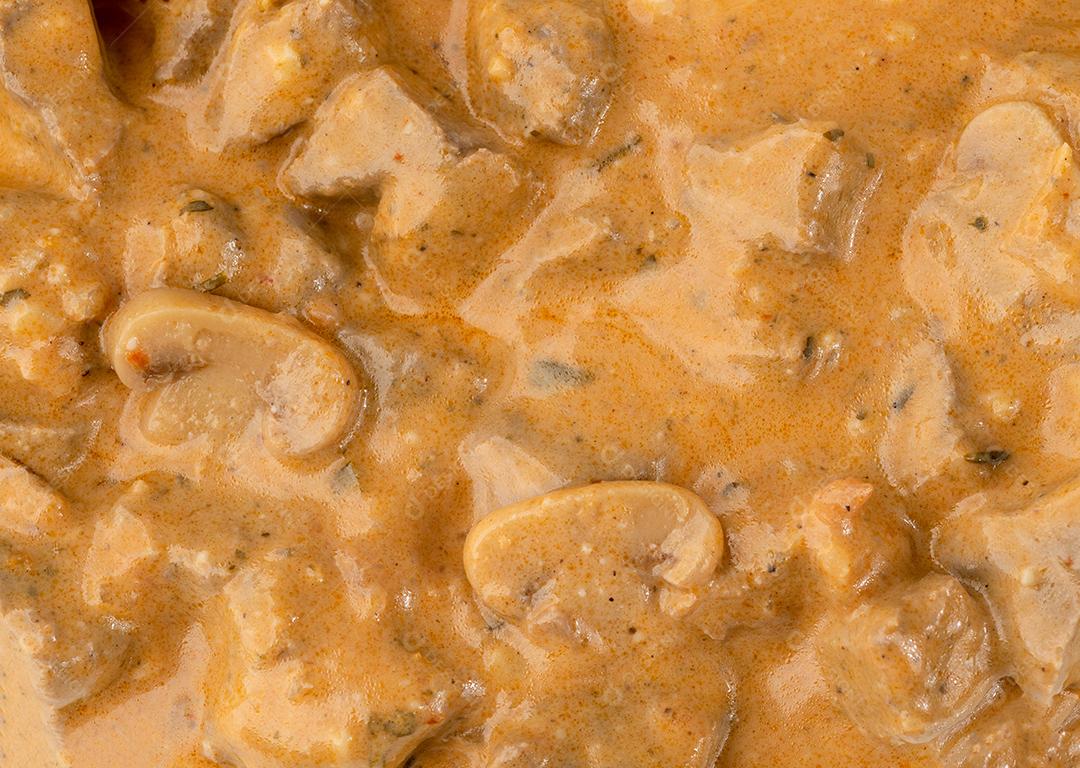 strogonoff carne com cogumelo champignon JPG