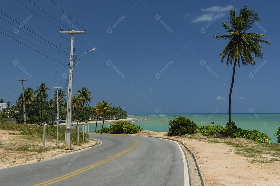 Paisagem Praia de Japaratinga, Alagoas ceu azul