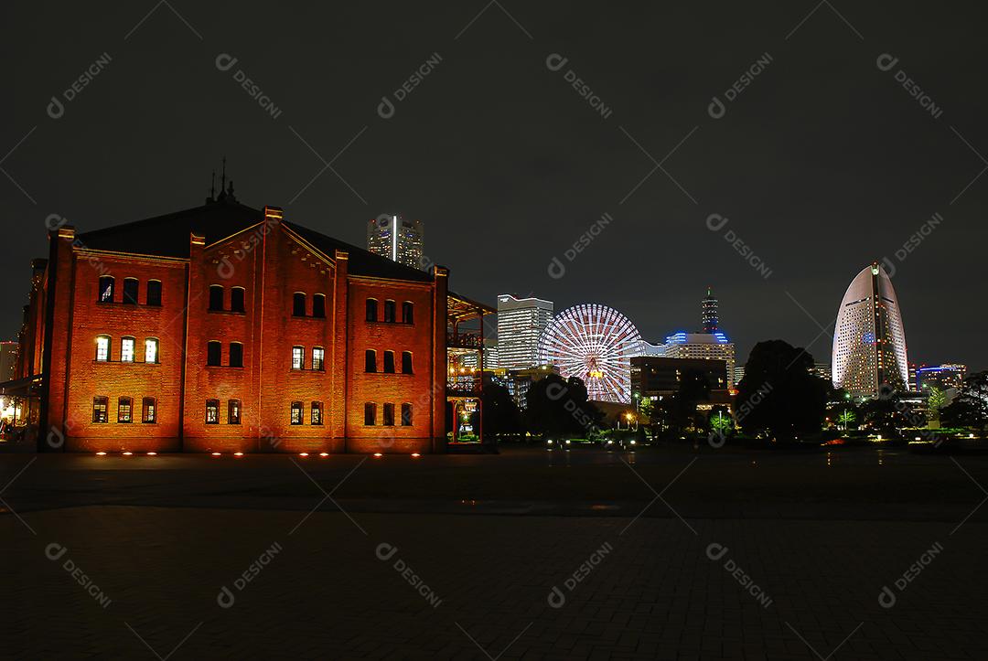 Vista noturna do Armazém red brick em Yokohama, Japão