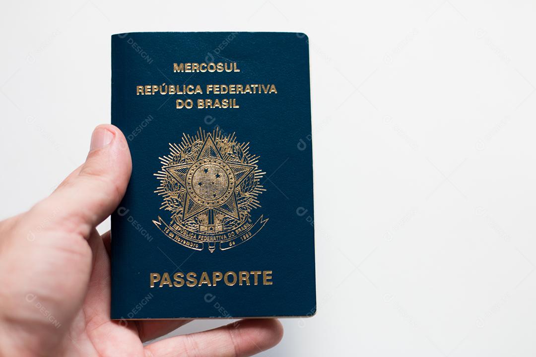Passaporte brasileiro. Escrito Mercosul. República Federativa