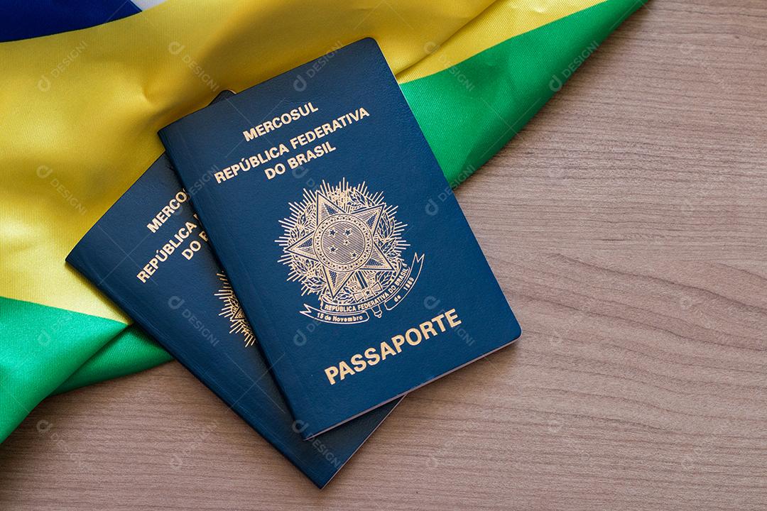 Passaporte brasileiro. Escrito Mercosul. República Federativa