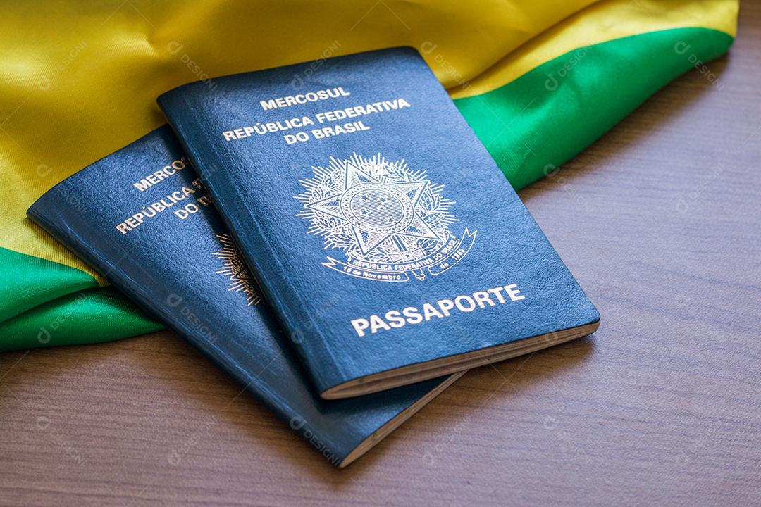 Passaporte brasileiro. Escrito Mercosul. República Federativa