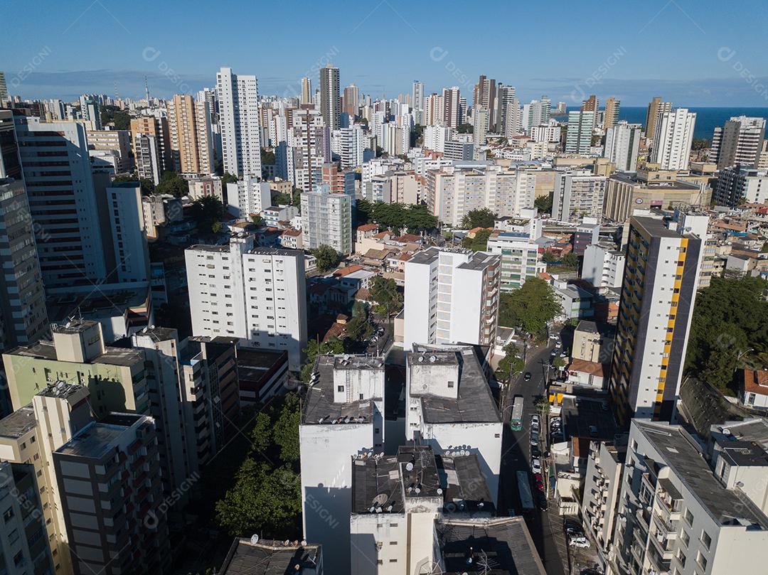 Vista aérea de drone da paisagem urbana de Salvador, Bahia, Brasil