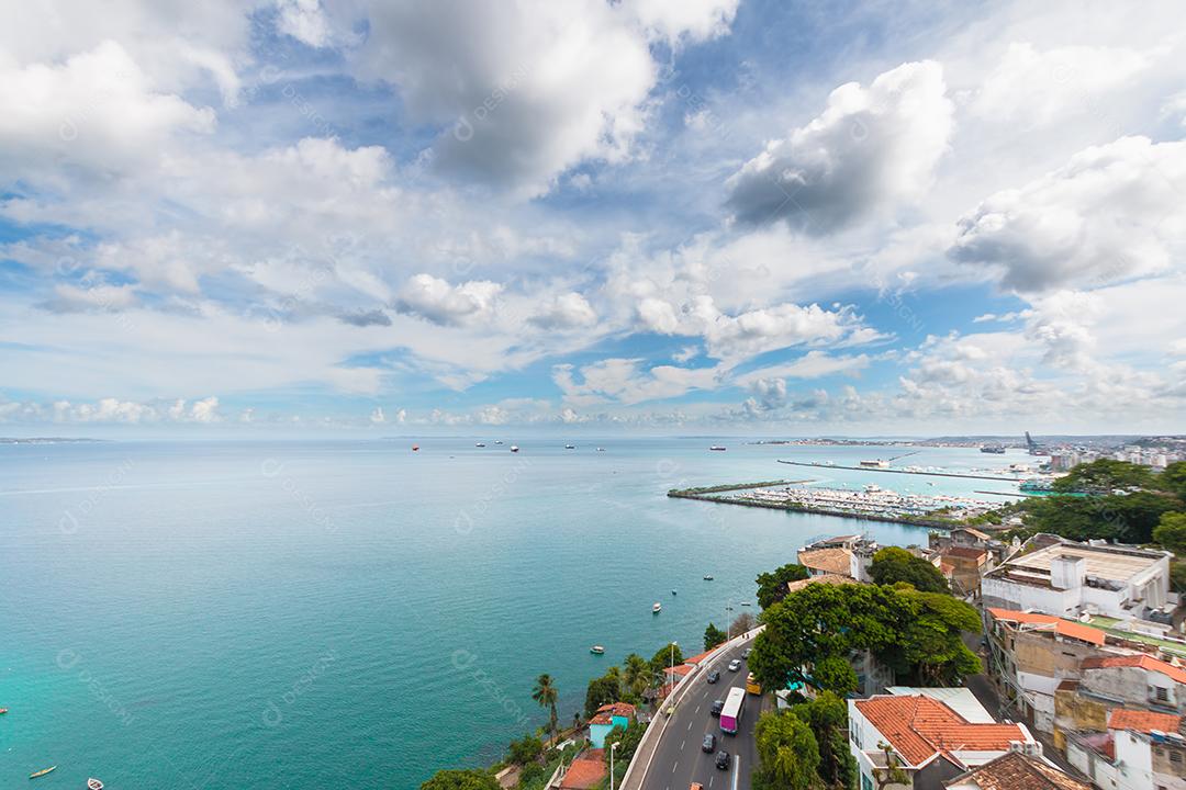Vista aérea da Baía de Todos os Santos em Salvador Bahia