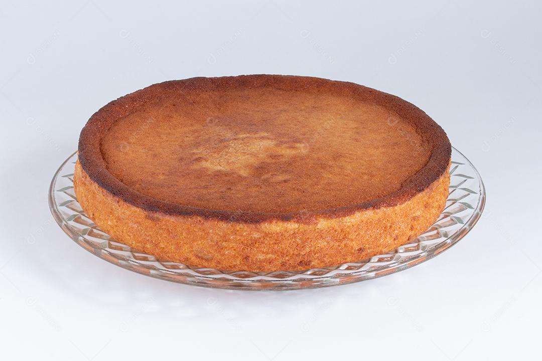 Bolo de mandioca com fundo branco