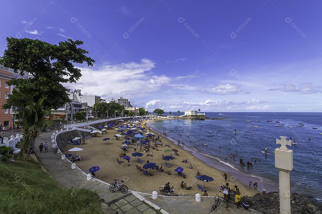 Vista da famosa praia do Porto da Barra em Salvador Bahia Brasil