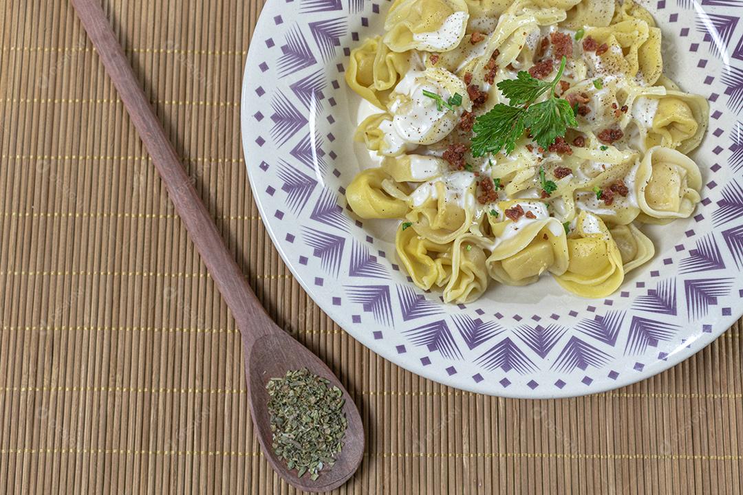 Receita de Salada de Macarrão com molho branco