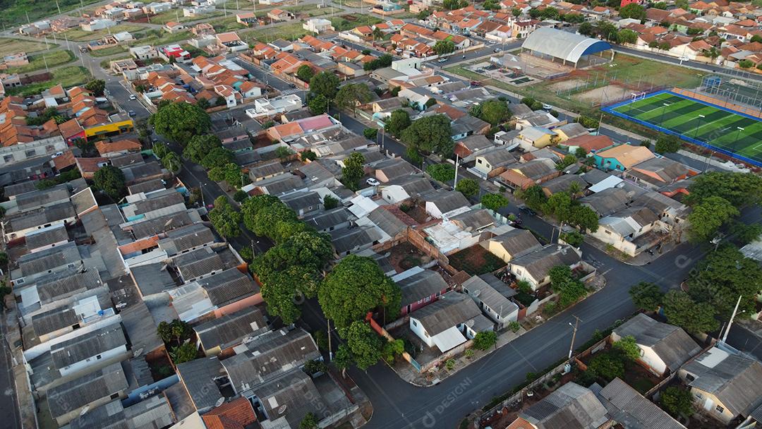 Vista aerea de uma cidade casas paisagem
