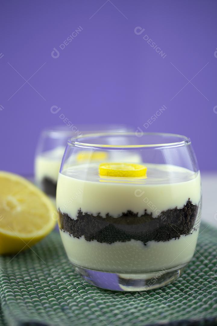 Creme de limão siciliano e biscoitos verrine