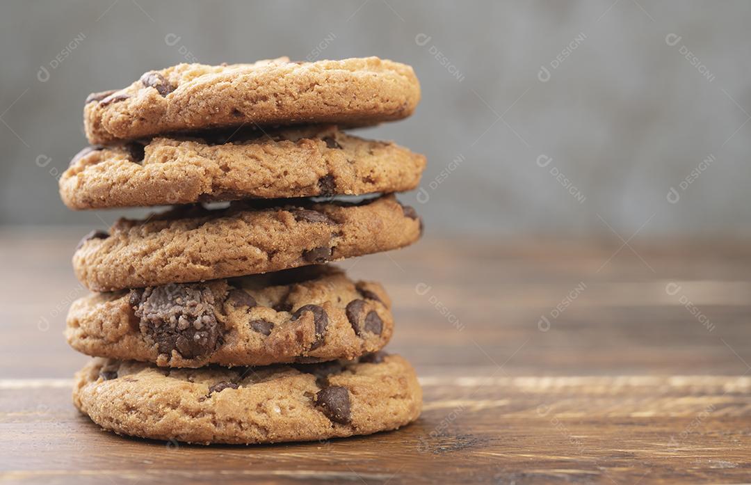 Pilha de biscoitos de chocolate