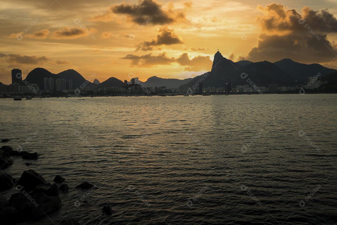 ERRO DE IMAGEM Pôr do sol na Urca no Rio de Janeiro Brasil