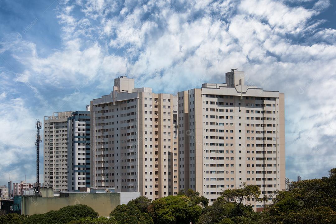 Vista de prédios residenciais na cidade de Salvador Bahia Brasil