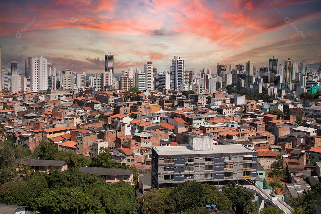 Contraste social urbano. Prédios e favelas. Desigualdade