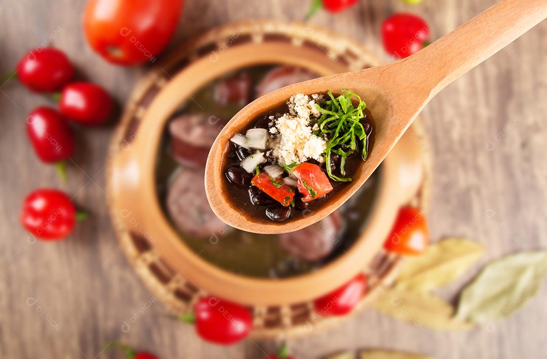 Feijoada. Comida tradicional brasileira. Culinária brasileira