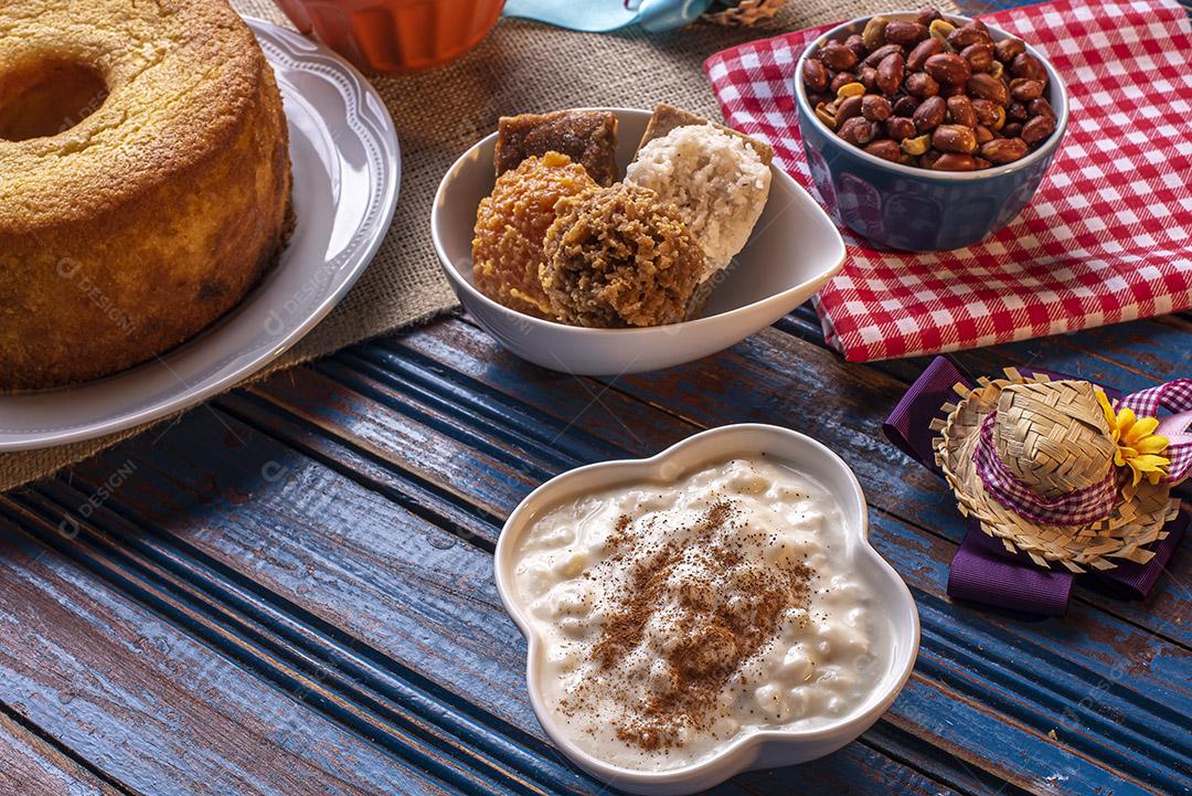 Festa de junho. Doces típicos da Festa Junina. Bolo de fubá
