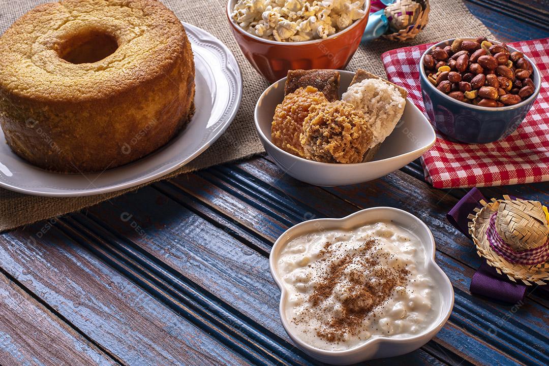 Festa de junho. Doces típicos da Festa Junina. Bolo de fubá