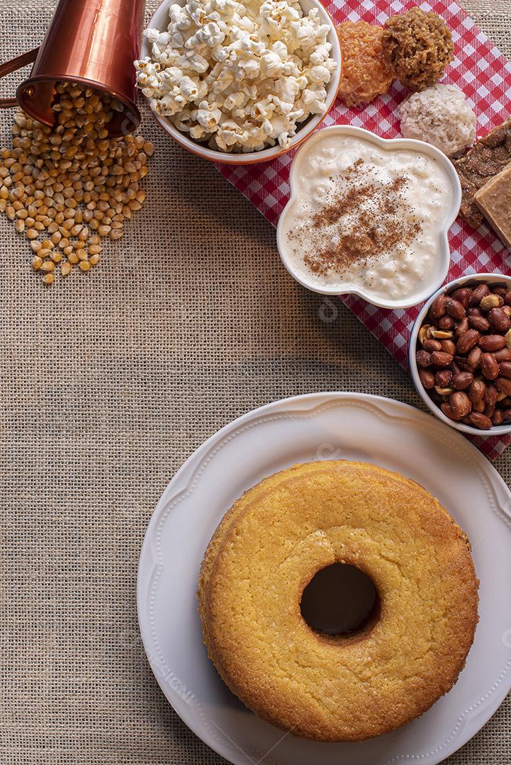 Festa de junho. Doces típicos da Festa Junina. Bolo de fubá