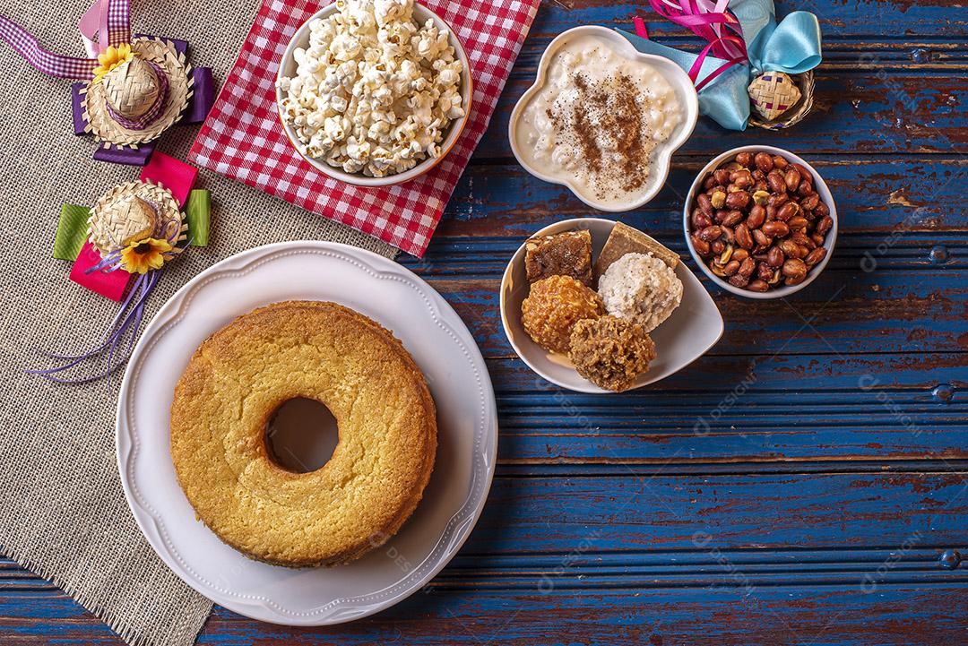 Festa de junho. Doces típicos da Festa Junina. Bolo de fubá