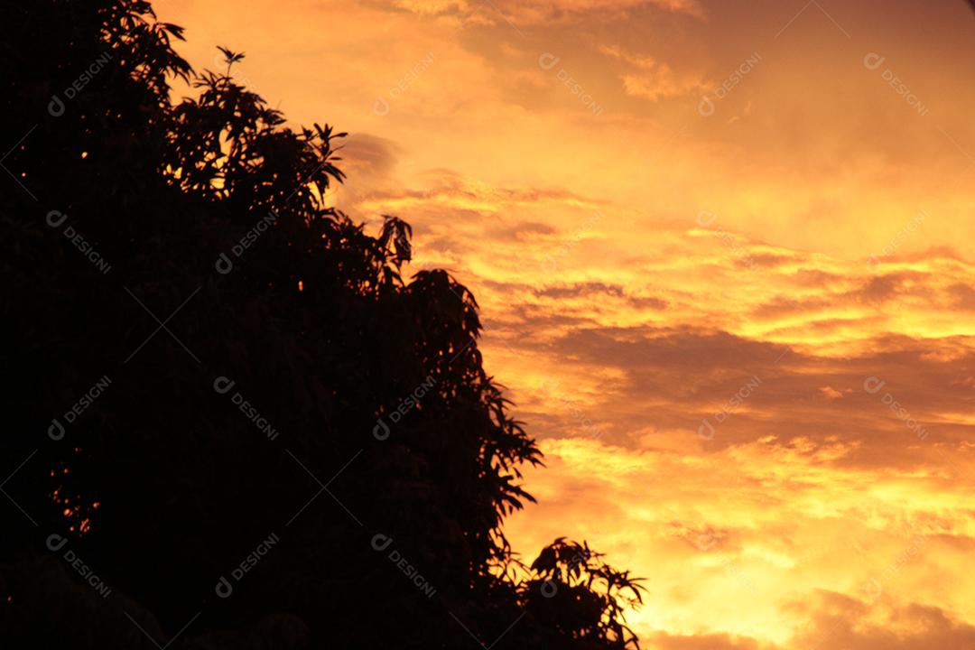 por do sol tardezinha céu escuro