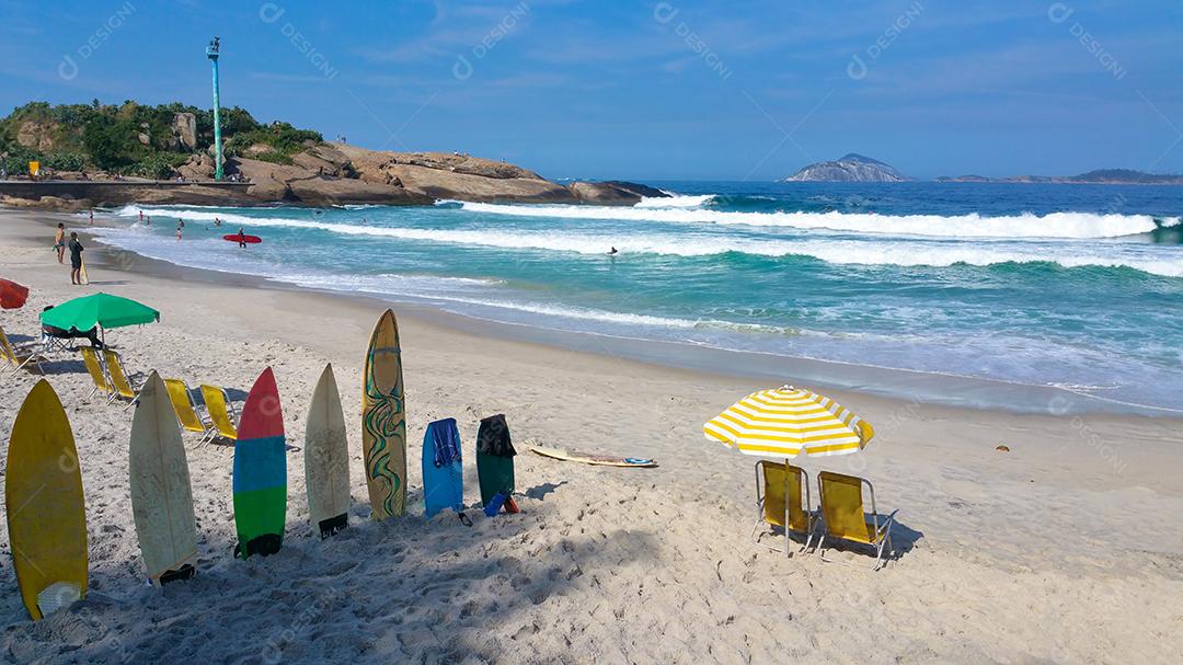 Praia do Arpoador famoso ponto de surf do Rio de Janeiro Brasil