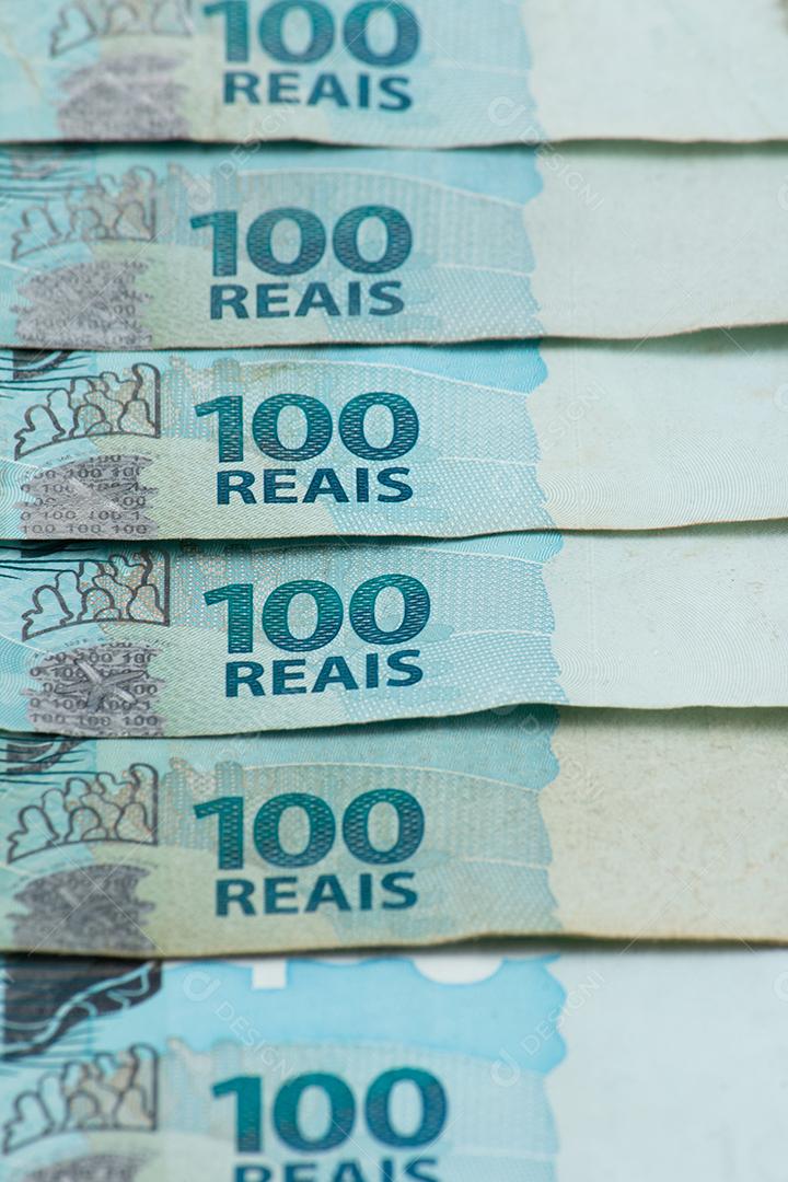 Dinheiro brasileiro. Notas de 100 reais