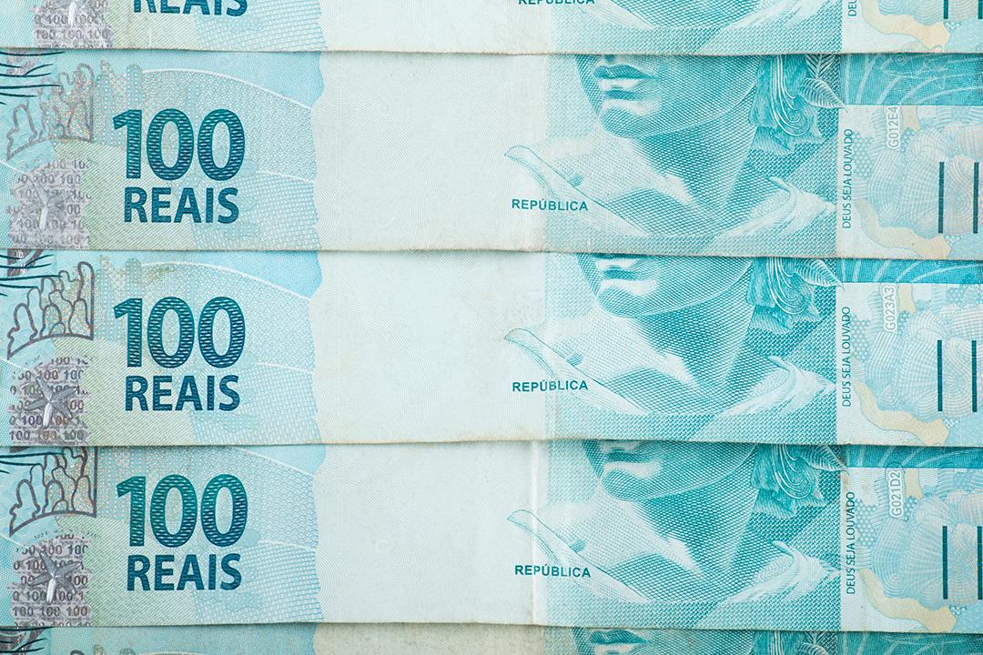 Dinheiro brasileiro. Notas de 100 reais