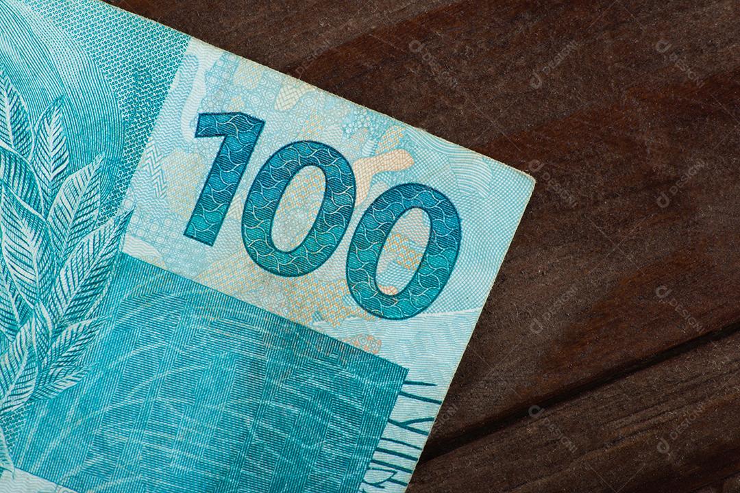 Dinheiro brasileiro. Notas de 100 reais