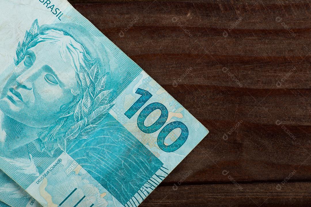 Dinheiro brasileiro. Notas de 100 reais