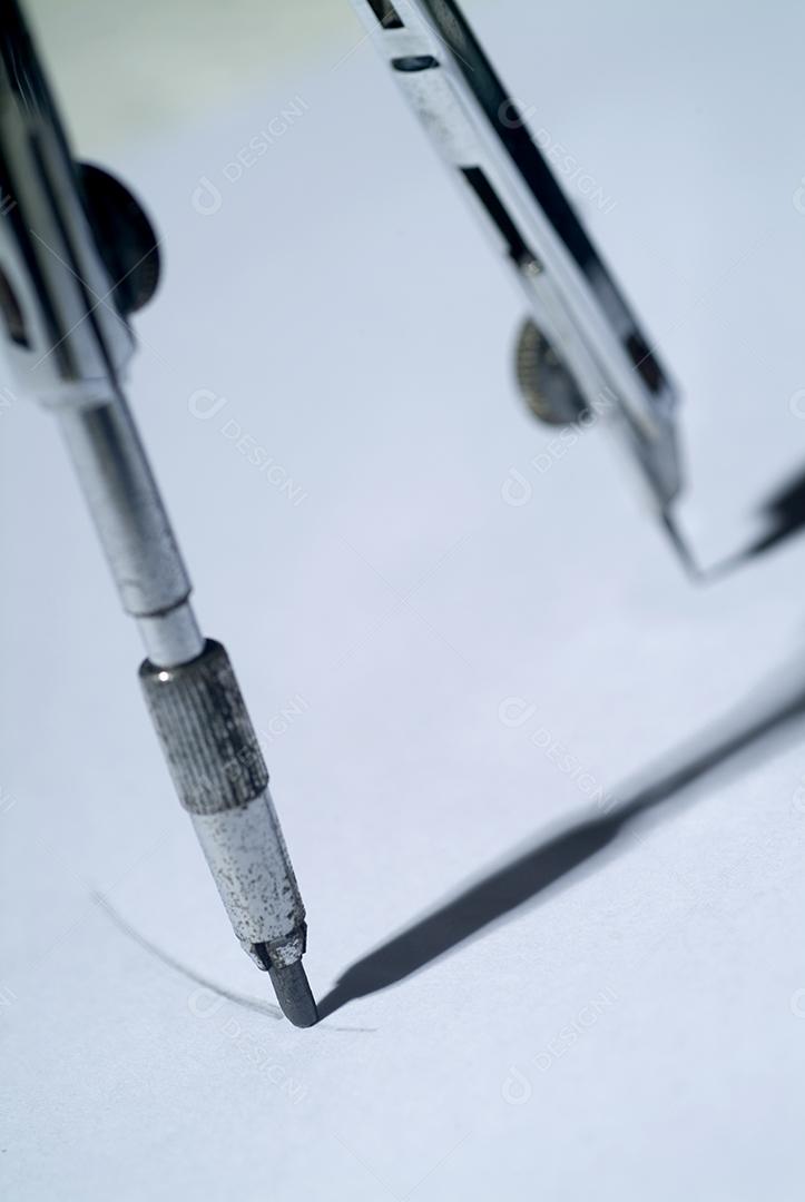 Compaço em fundo branco