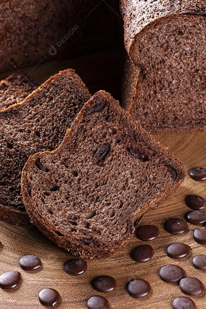 Pão integral coberto com sementes de gergelim