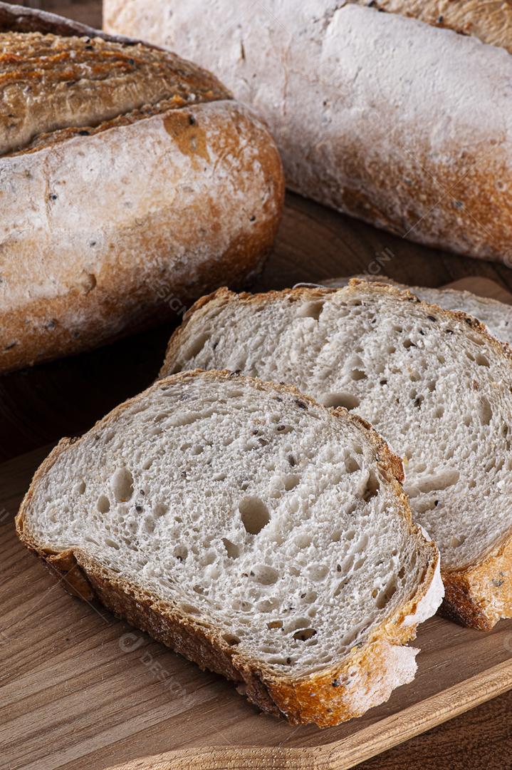 Pão naturalmente fermentado com crosta dura