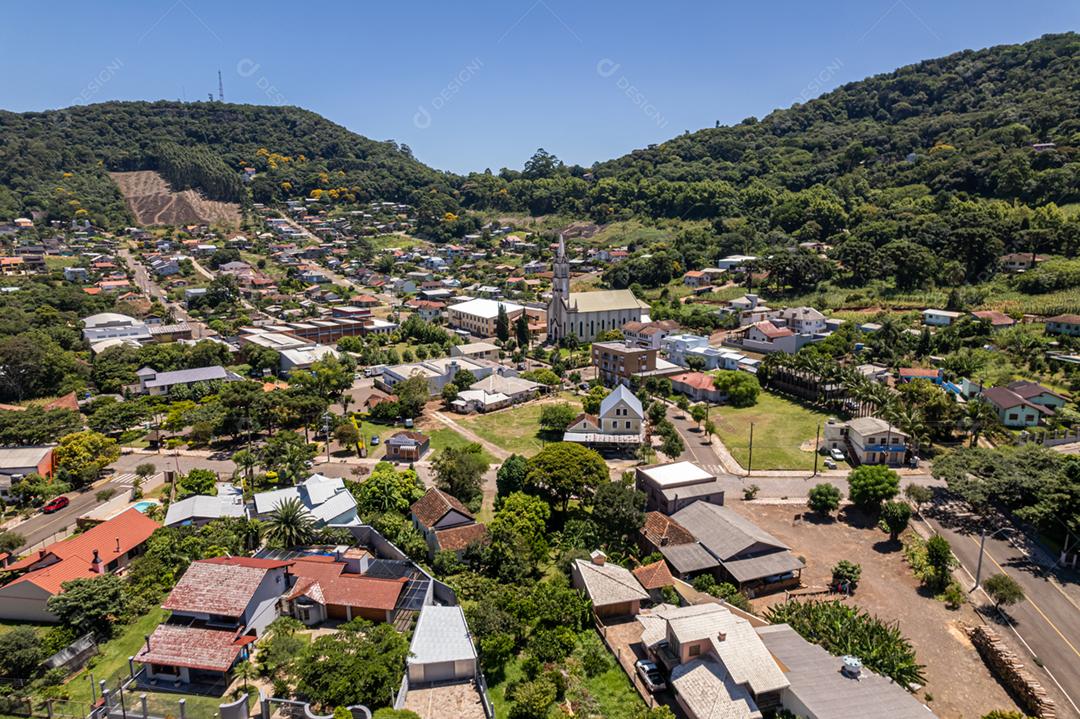 Igreja com torre sineira, Morro Reuter, Rio Grande do Sul, Brasil