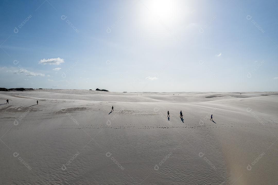 Parque Nacional dos Lençóis Maranhenses. Dunas e lagos de águas pluviais