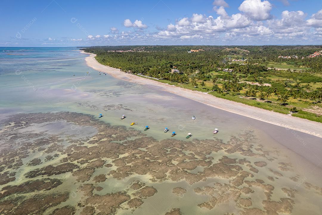 Vista aérea da praia São Miguel dos Milagres, Alagoas, Brasil.