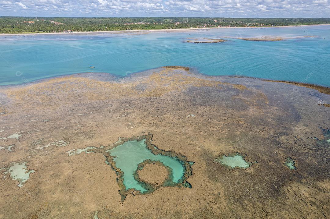 Vista aérea da praia São Miguel dos Milagres, Alagoas, Brasil.