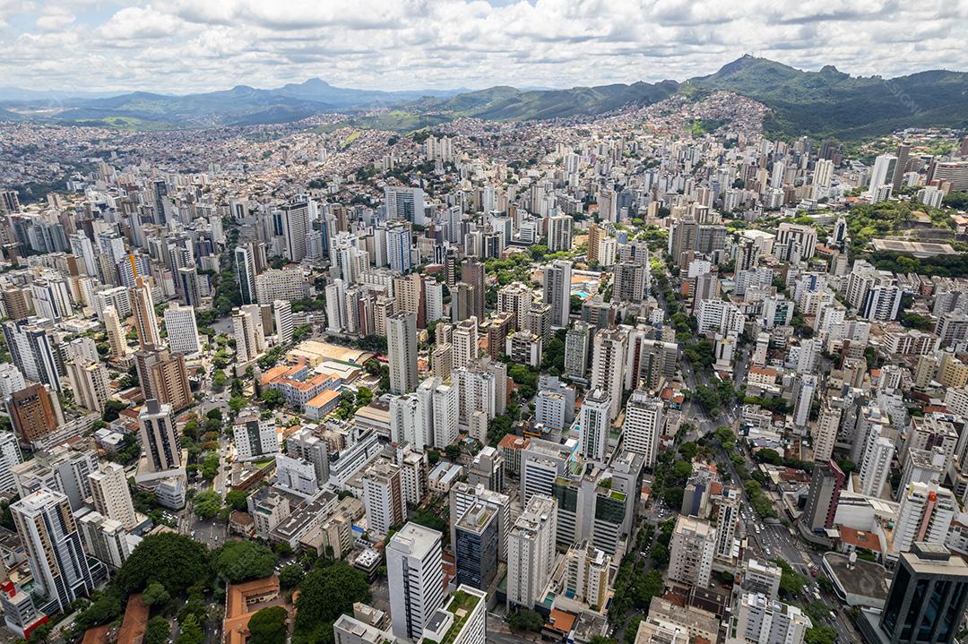 Vista aérea da cidade de Belo Horizonte, em Minas Gerais, Brasil