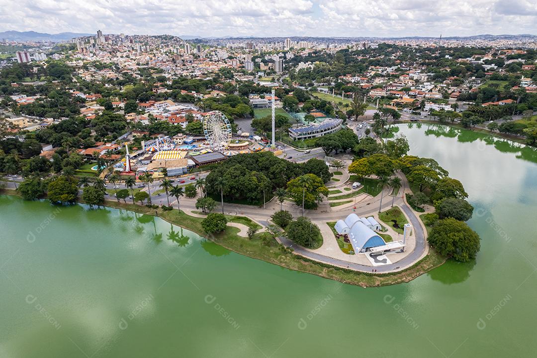 Vista aérea da Lagoa da Pampulha, Igreja São Francisco