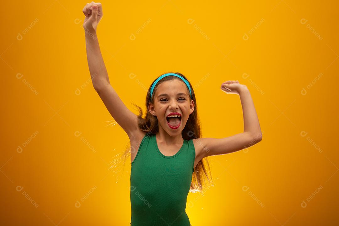 Torcedor de futebol, seleção brasileira. Copa do Mundo. Linda garotinha