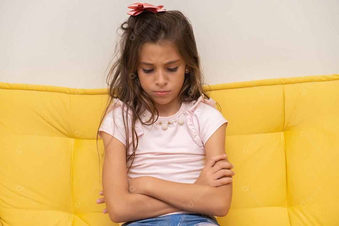 Violência infantil e conceito abusado. Violência. Conceito abusado e torturado. Conceito de tráfico humano