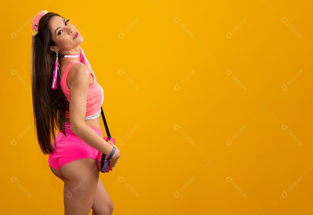 Carnaval Maquiagem para celebrar o Carnaval do Brasil. Tendência de maquiagem e acessórios para o carnaval.