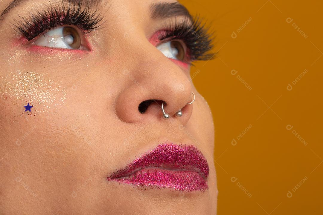 Carnaval Maquiagem para celebrar o Carnaval do Brasil. Tendência de maquiagem