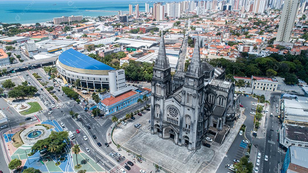 Catedral Metropolitana em Fortaleza. Demorou para completar a obra quarenta anos a partir de 1938