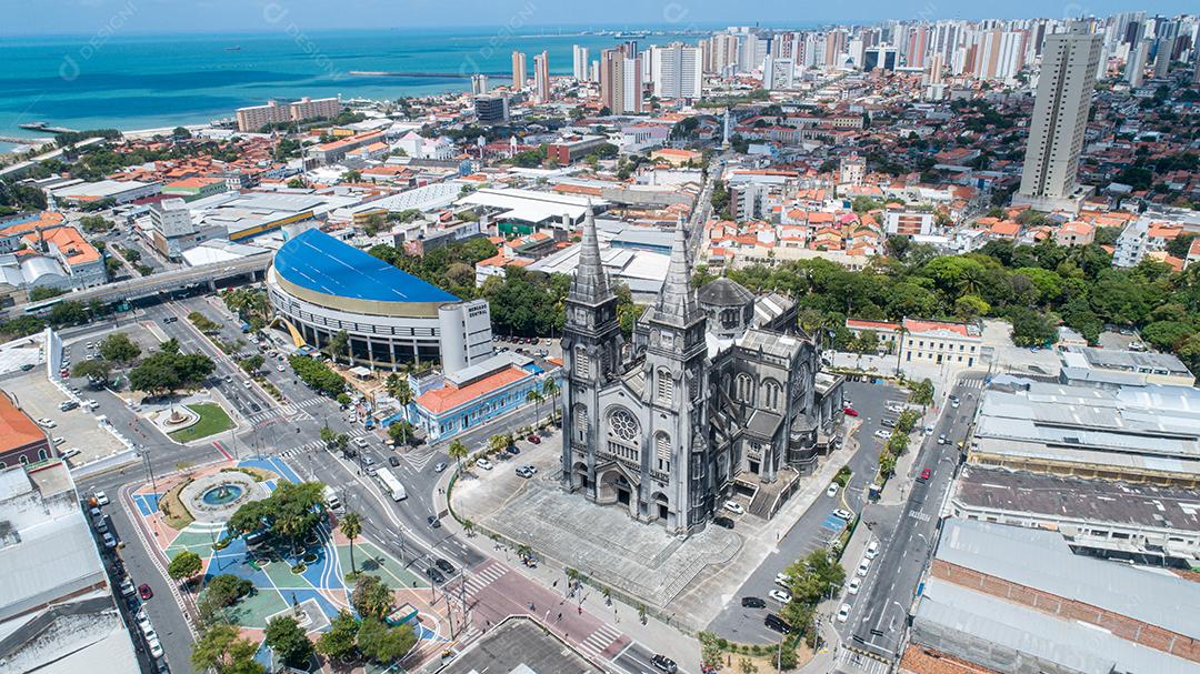 Catedral Metropolitana em Fortaleza. Demorou para completar a obra quarenta anos a partir de 1938